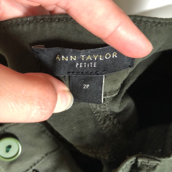 Ann Taylor - Ankle green pants in great condition - Picture 3 of 4